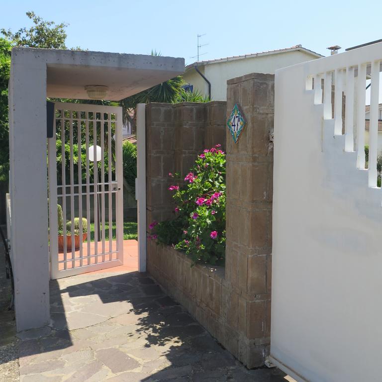 Hotel Acquamarina Civitavecchia Exterior foto